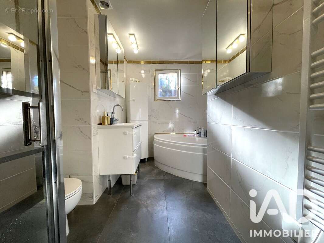 Maison 62 m² à Plan-De-La-Tour  - photo 7