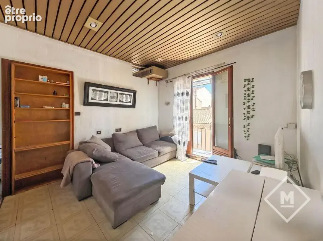 Opportunité de Vente : Charmant Appartement de 2 Pièces à Rafraîchir dans le secteur recherché des Chartreux à Marseille 13004 - photo 2