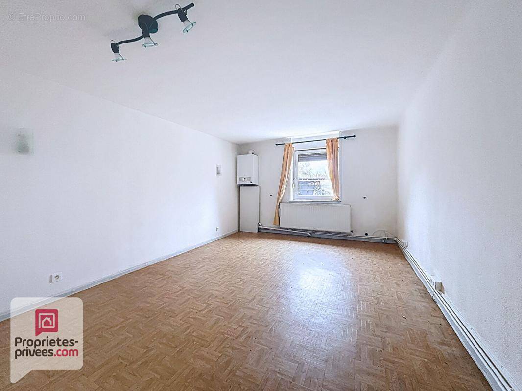 Appartement à VIC-SUR-SEILLE