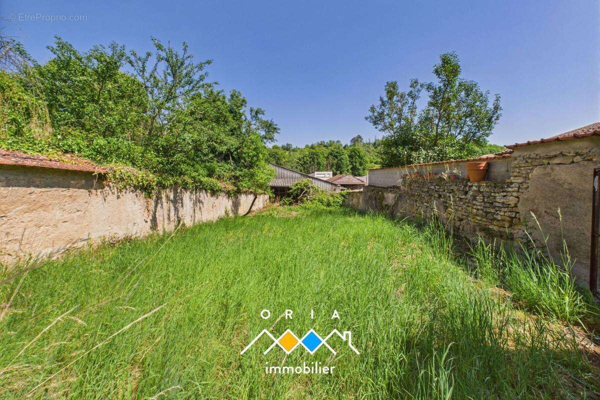 Maison à THIAUCOURT-REGNIEVILLE