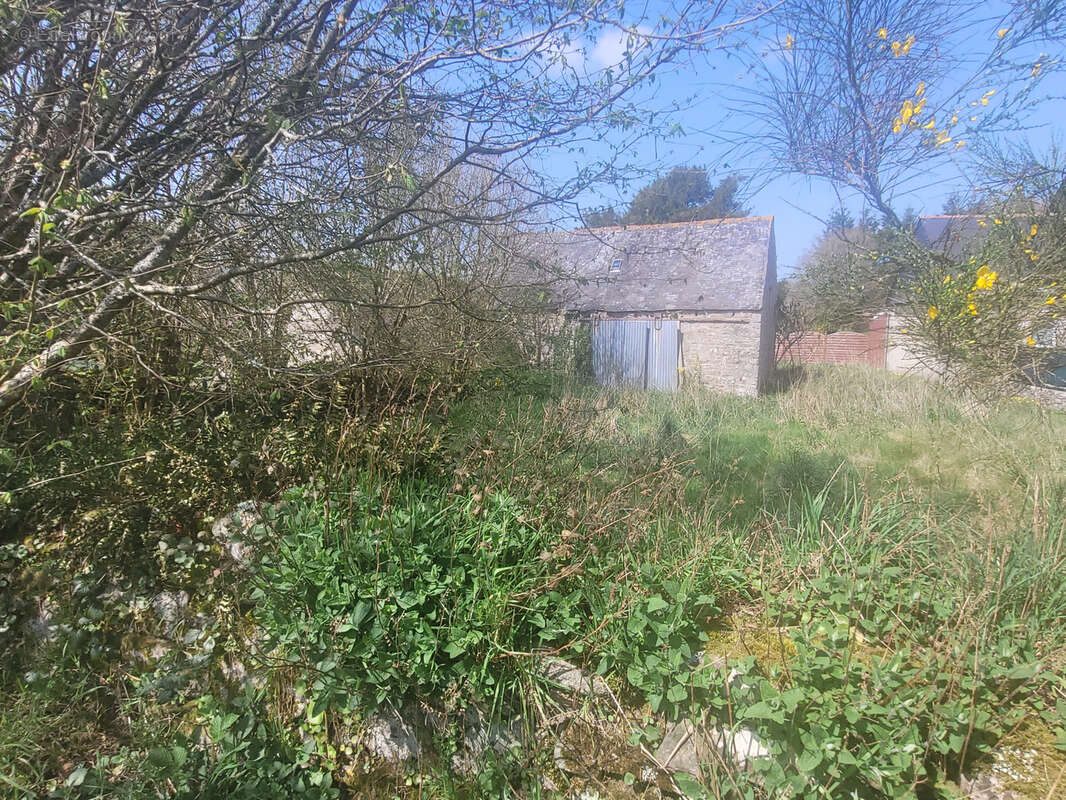 Terrain à LOGUIVY-PLOUGRAS