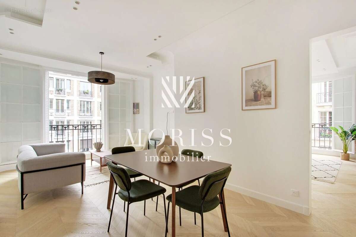 Appartement à PARIS-16E