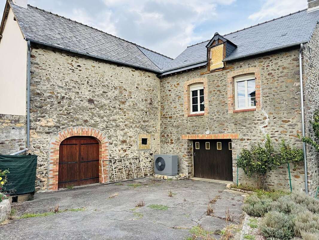 Maison avec sous-sol complet, dépendance et jardin clos de 780 m² - photo 2