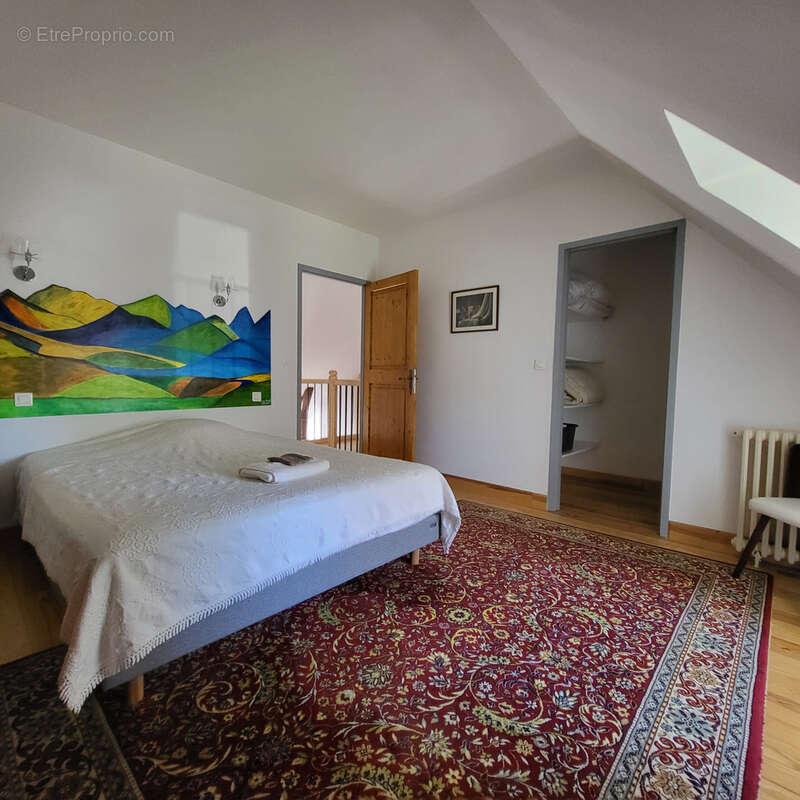 Maison en pierres mitoyenne d'un côté. - photo 14