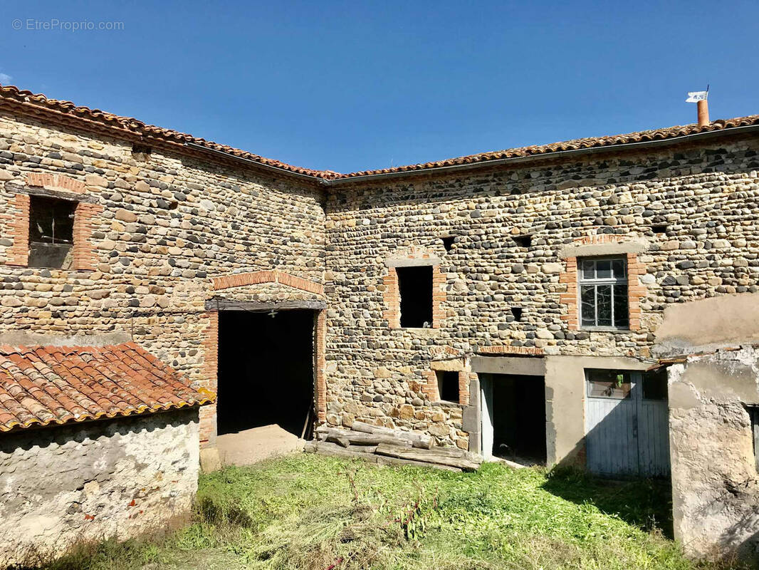Maison à SAINT-GERMAIN-LEMBRON