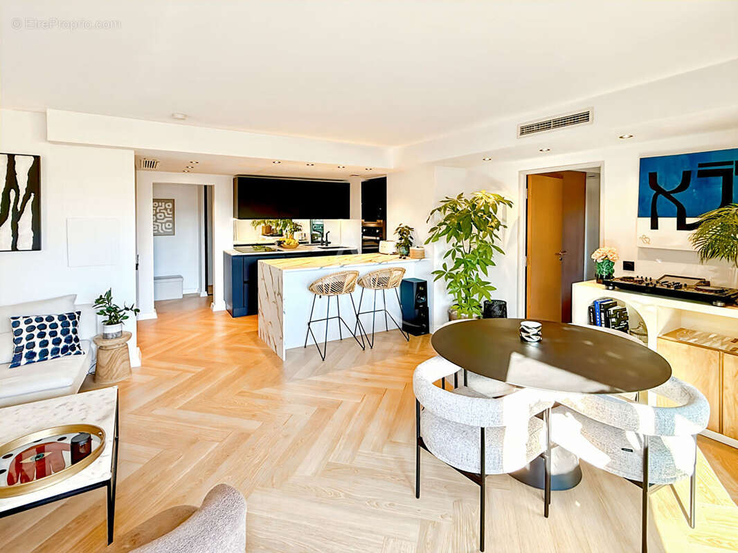 Appartement à MOUGINS