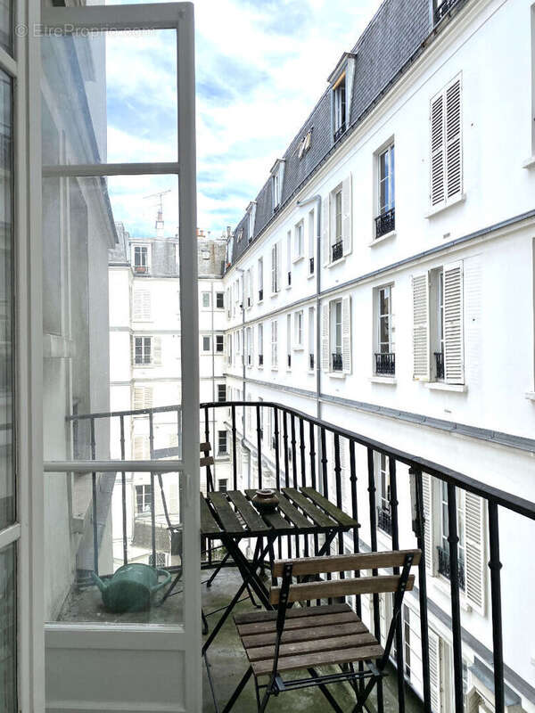 Appartement à PARIS-7E