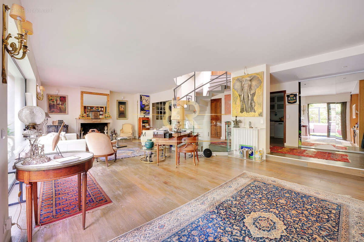 Maison à NEUILLY-SUR-SEINE