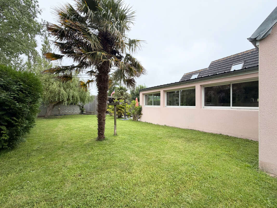 Maison familiale avec grand garage, carport et jardin - photo 8