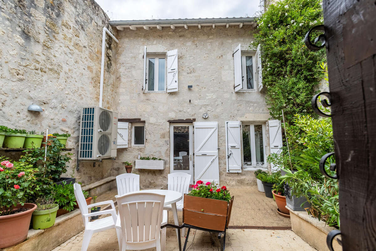 Maison à CASTELSAGRAT