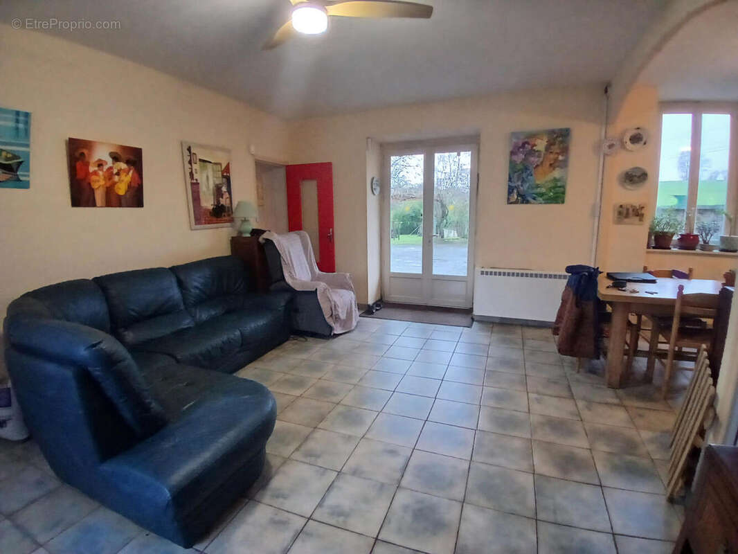 Living room - Maison à BUSSIERE-GALANT