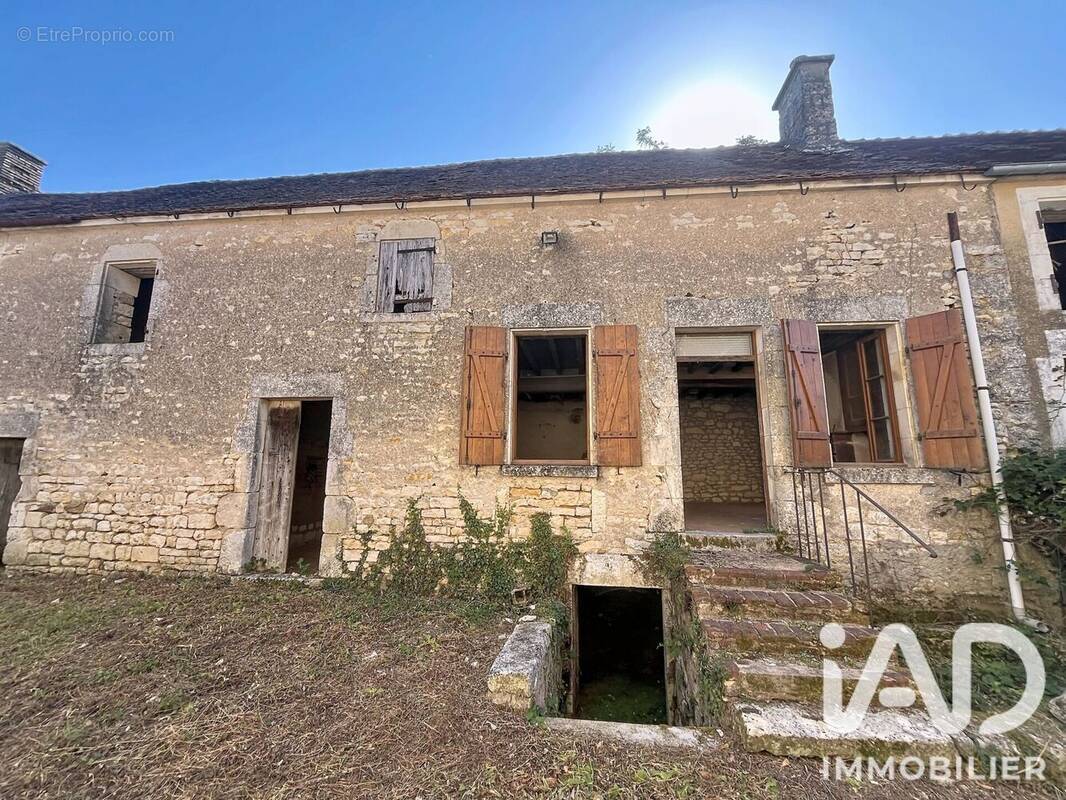 Photo 1 - Maison à MAILLY-LA-VILLE