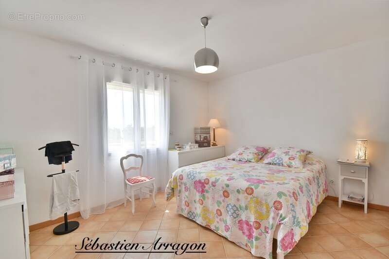 Villa contemporaine 250 m² – 5 chambres – 3 hectares – piscine 18 m – Villeneuve-sur-Lot (47) - photo 8