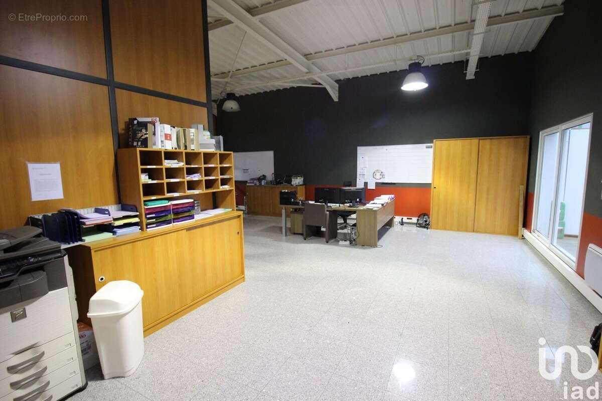 Photo 2 - Commerce à COMPIEGNE