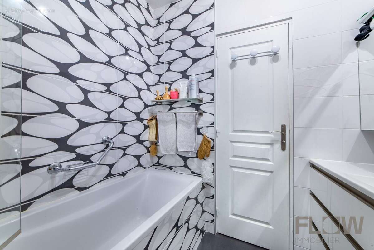 Appartement à LEVALLOIS-PERRET