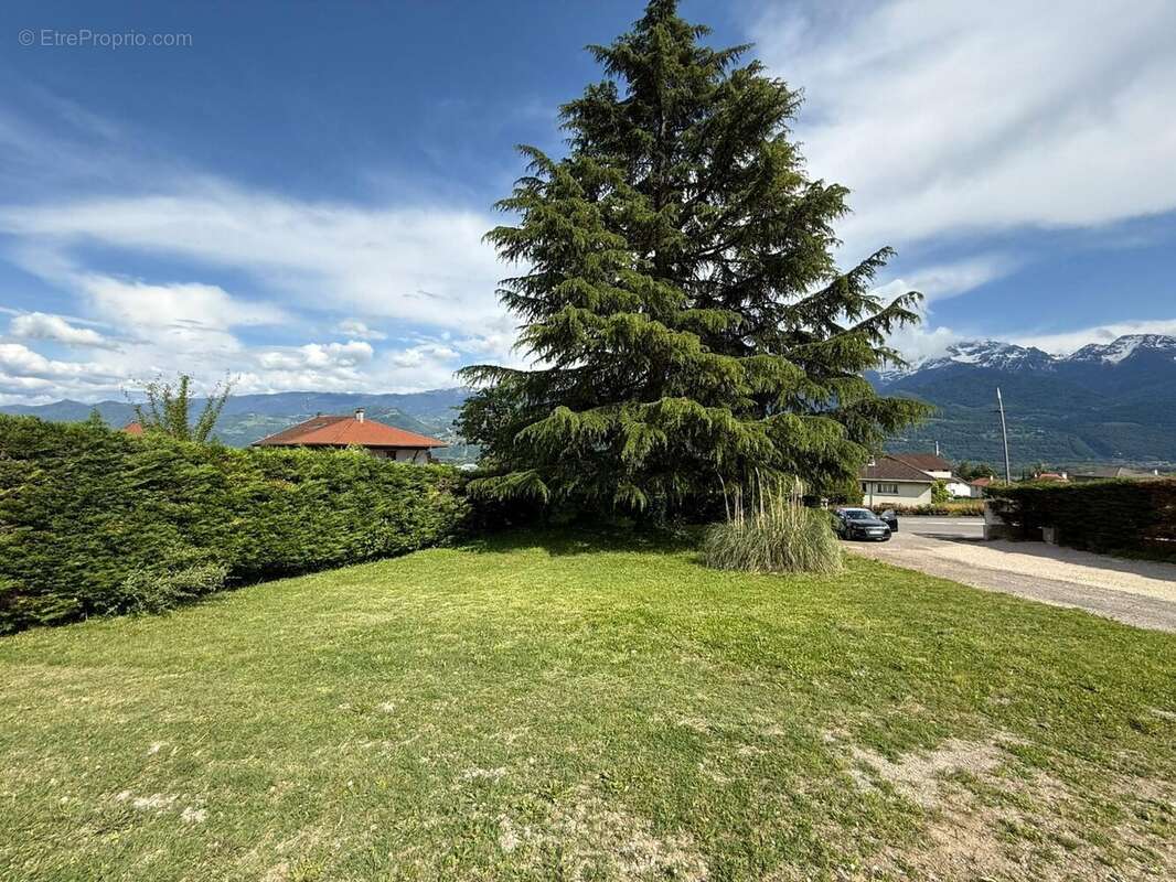 Terrain à BERNIN