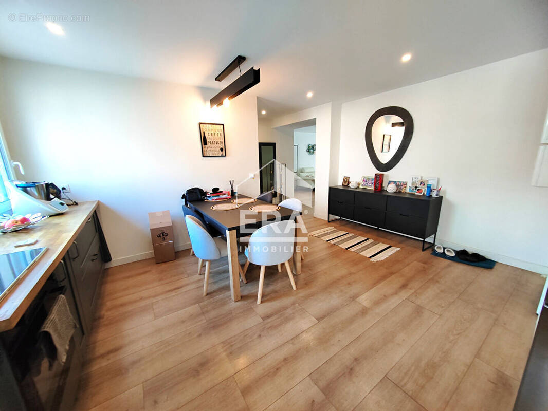 Appartement à MARSEILLE-5E