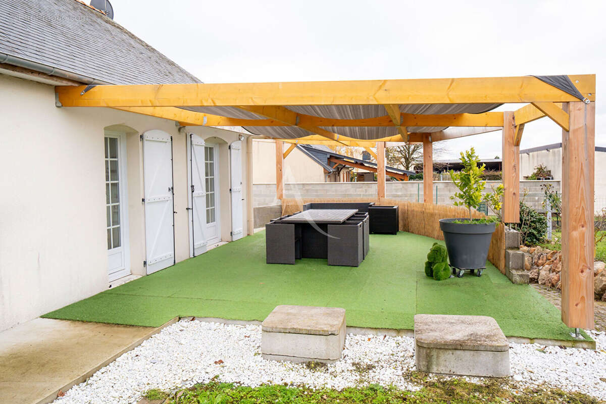 Maison à MONTREUIL-BELLAY