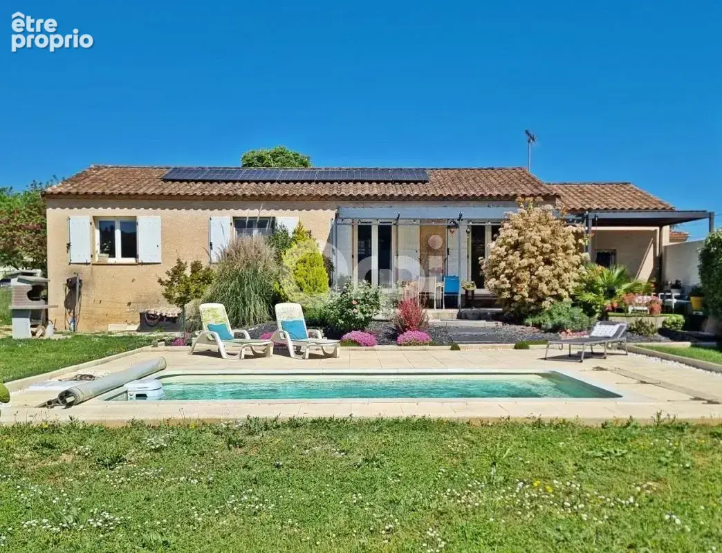 – Villa plain-pied 3 chambres avec piscine – À 5 min d’Alès – - photo 3