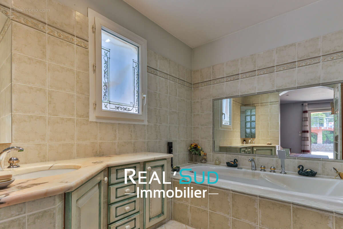 Maison à MARSEILLE-9E