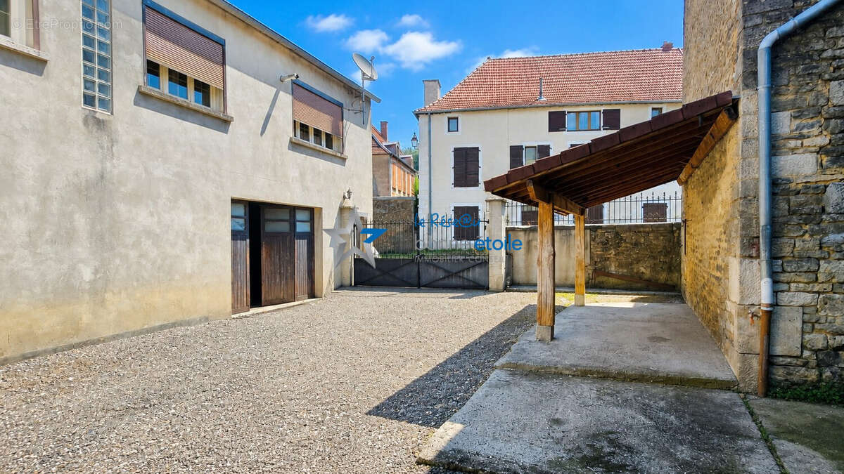 Maison à POULANGY