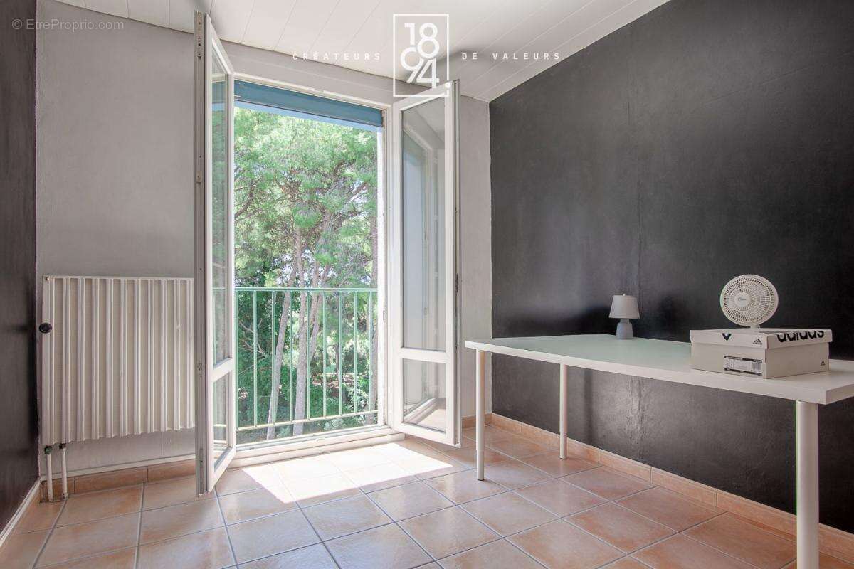 Appartement T4 à vendre Vitrolles (13127)  74 m²  Loggia I Parking Libre - photo 8