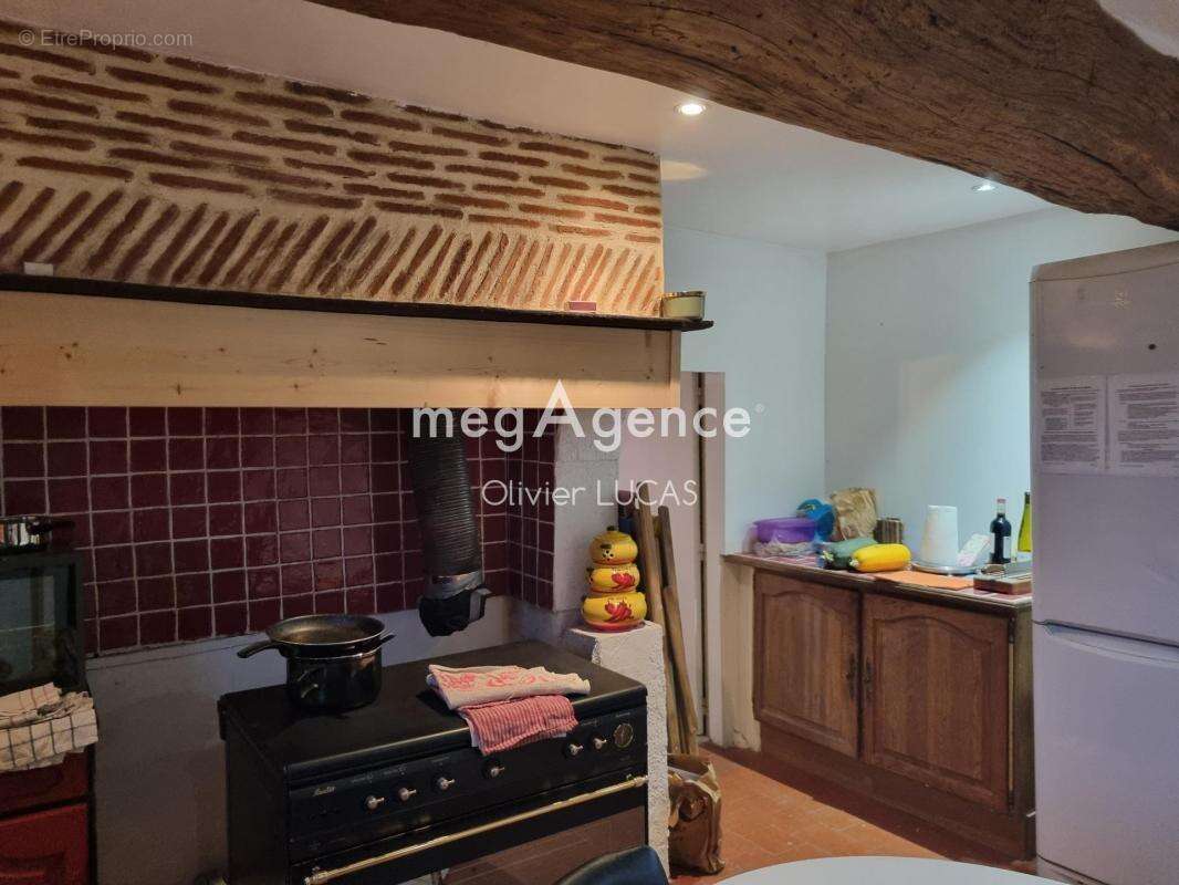 Maison à NEUVILLE-SUR-AUTHOU