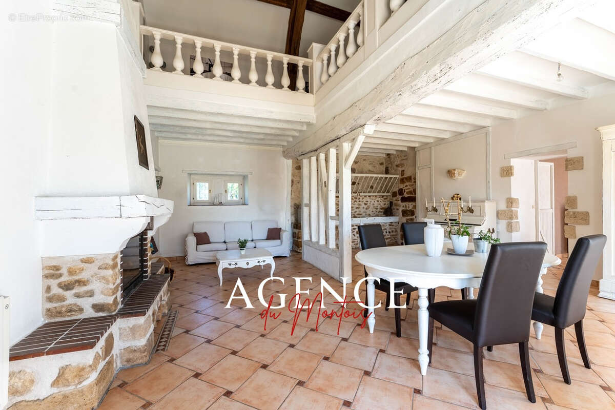 Maison à DONNEMARIE-DONTILLY