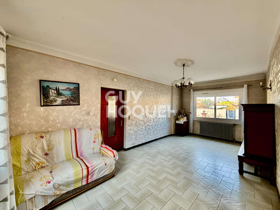 Maison à VAULX-EN-VELIN