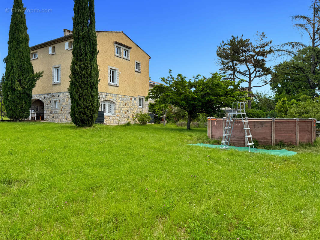 Maison à VILLENEUVE-DE-BERG