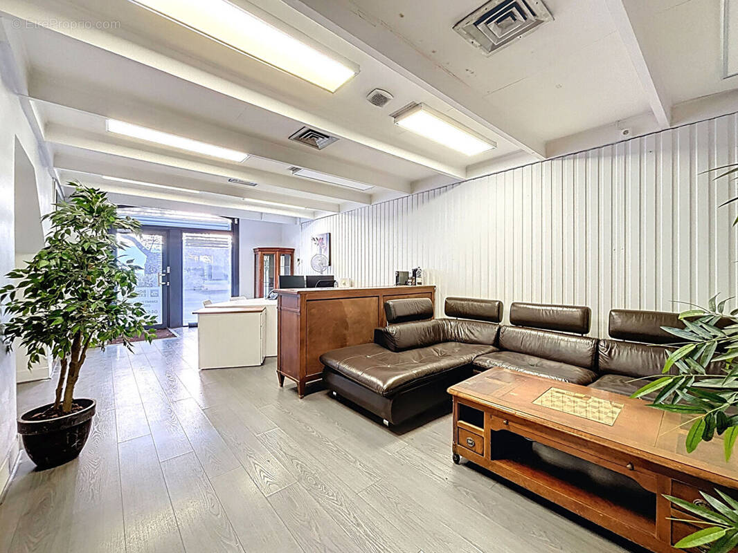 Commerce à CASTELNAU-LE-LEZ