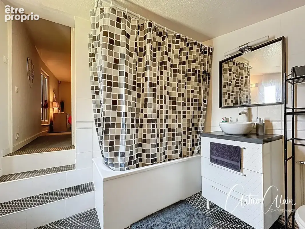 Charmante Maison de Village de 106 m² avec Jardin et Dépendance de 86 m² - photo 7