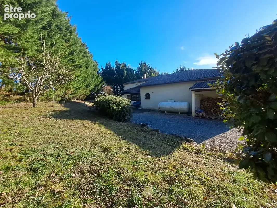 Maison familiale de plain-pied avec véranda, piscine et grand jardin - photo 27