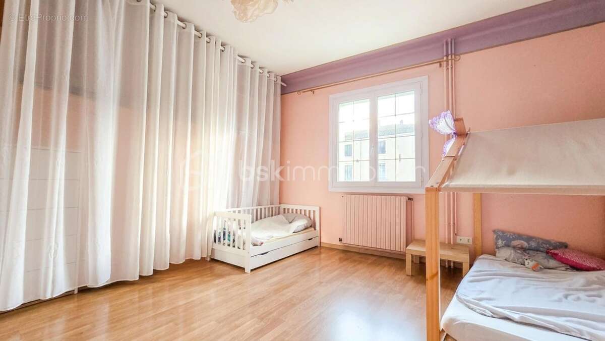 Grande maison de village : 4 chambres, cave et garage - photo 10