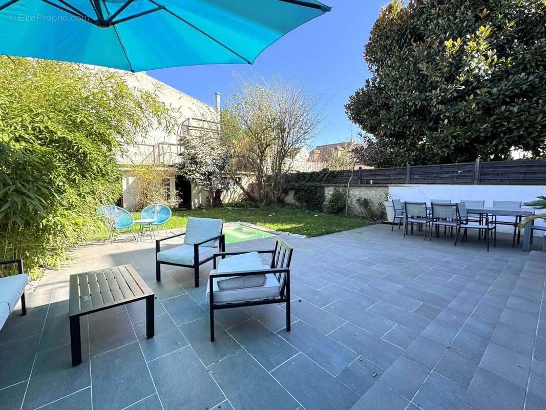 Maison à SAINT-MAUR-DES-FOSSES