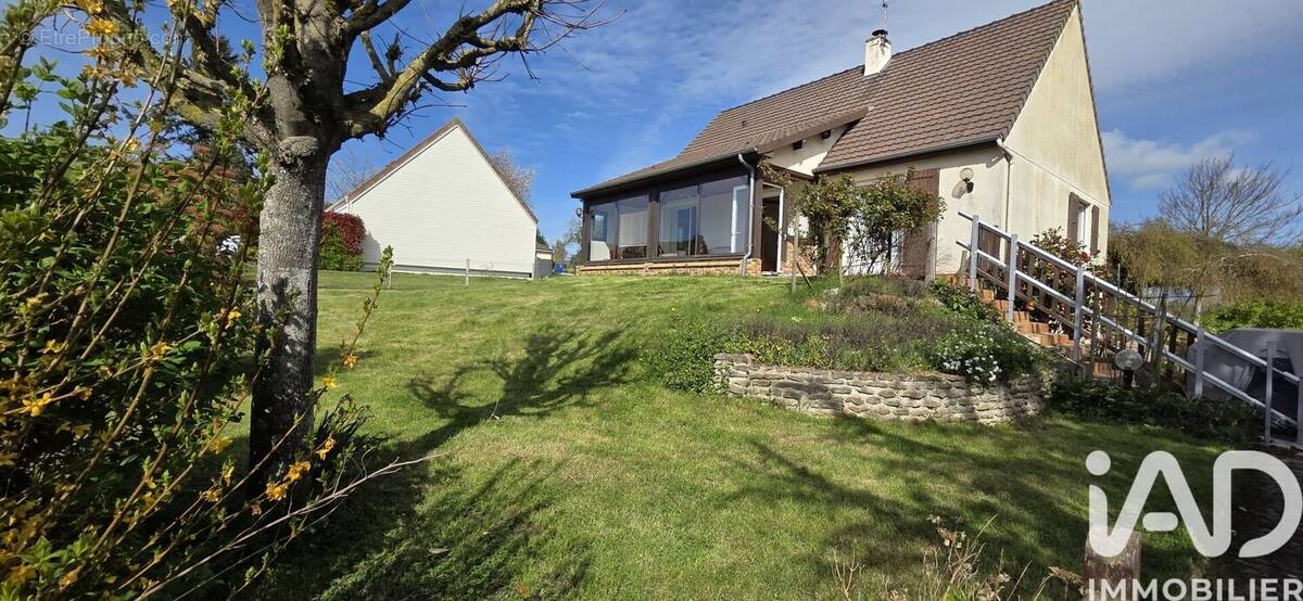 Photo 1 - Maison à PETIVILLE