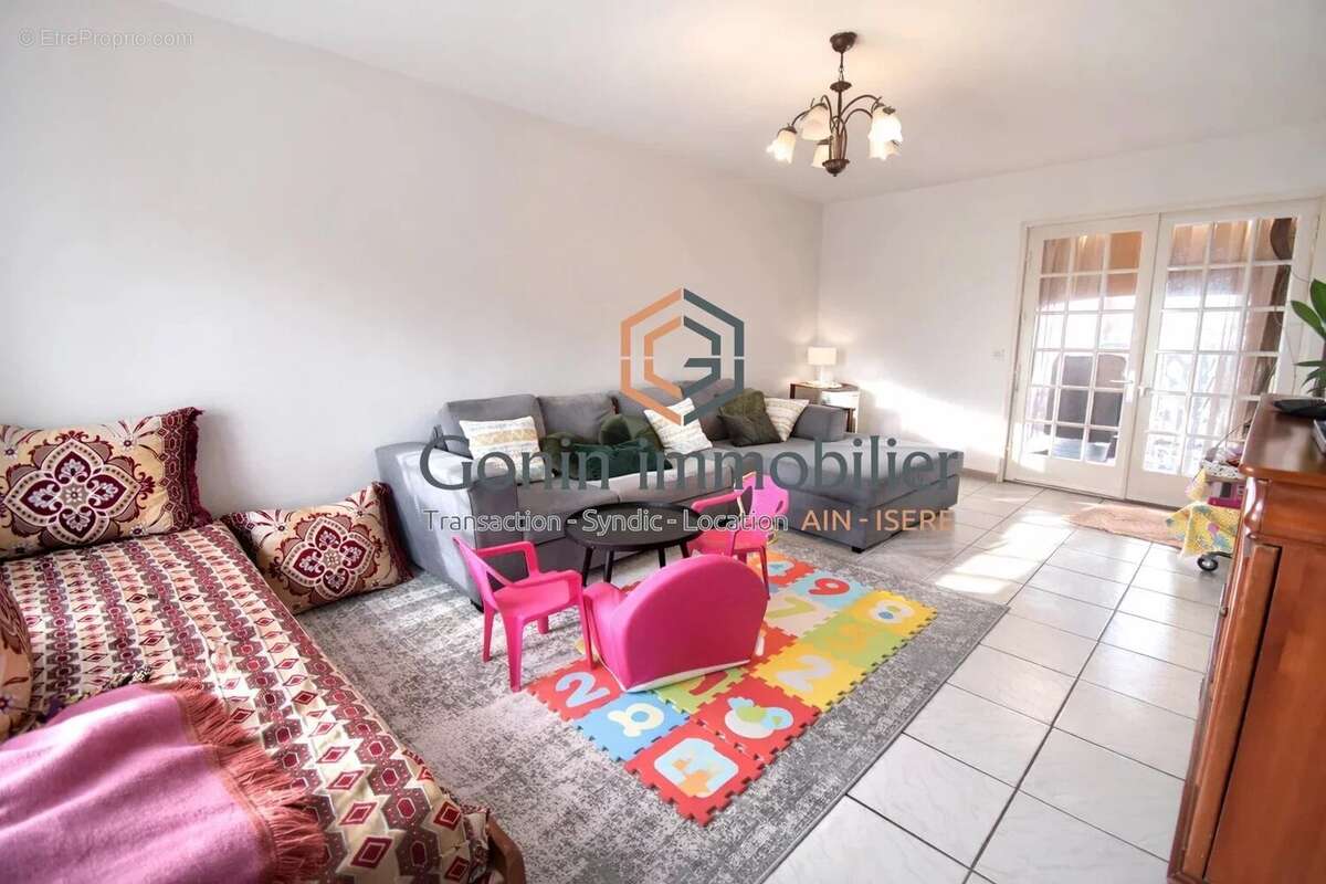 Appartement à SAINT-MAURICE-DE-BEYNOST