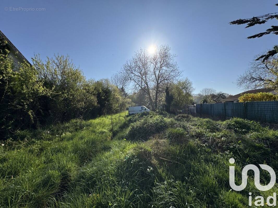 Photo 1 - Terrain à VOULX