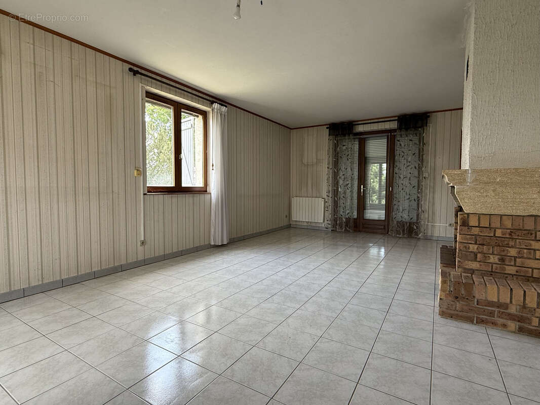 Maison à CHAILLY-LES-ENNERY