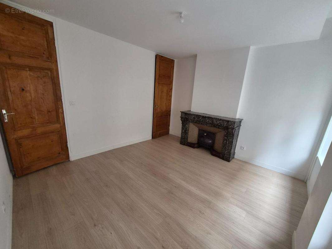 Beau T4. 25 rue Jules Ledin. Dpe C. Appartement rénové avec cachet - photo 14