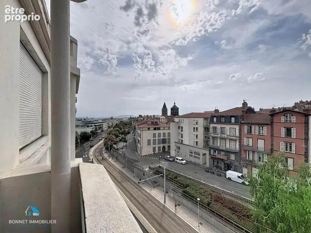 Studio avec balcon proche Tram entre Delille et Gaillard - photo 7