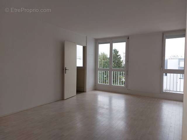 Appartement à QUINCY-SOUS-SENART