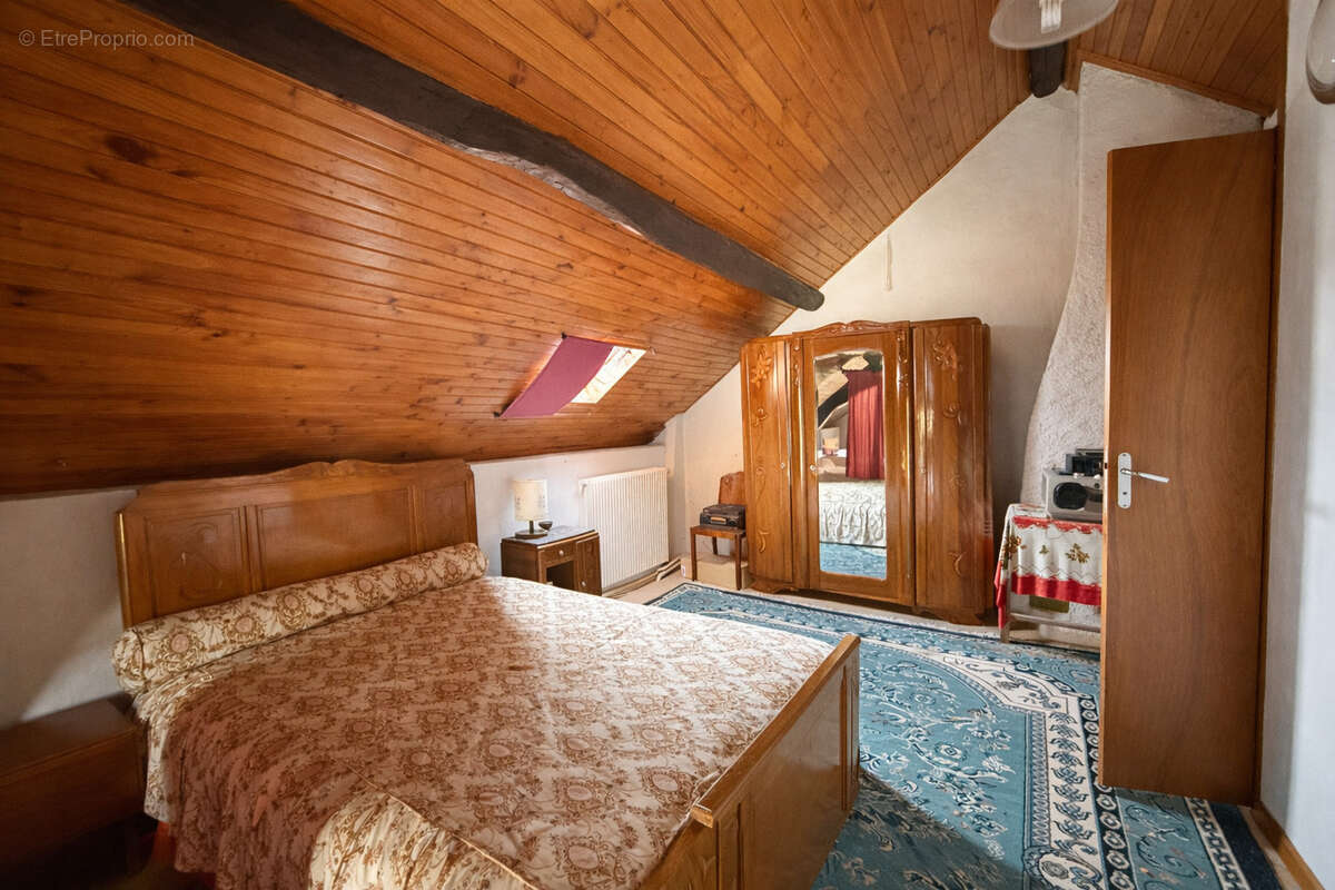 Maison à SAINT-PRIEST-LA-MARCHE