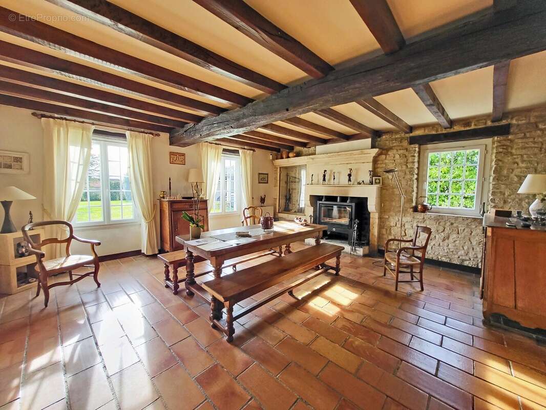 Élégante maison de maître charentaise avec grande piscine chauffée - photo 4