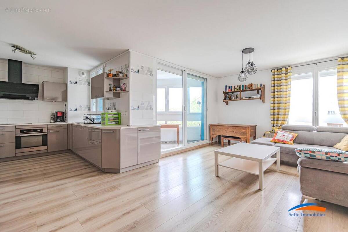   - Appartement à REIMS