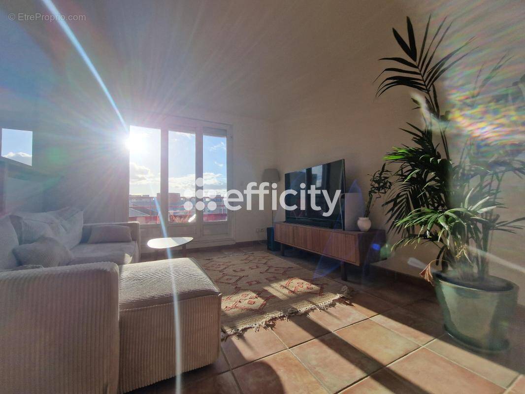 Appartement à MONTIGNY-LE-BRETONNEUX