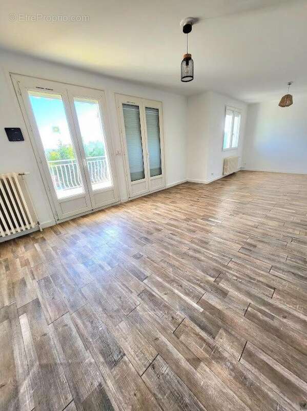 Photo 2 - Maison à CHARLY