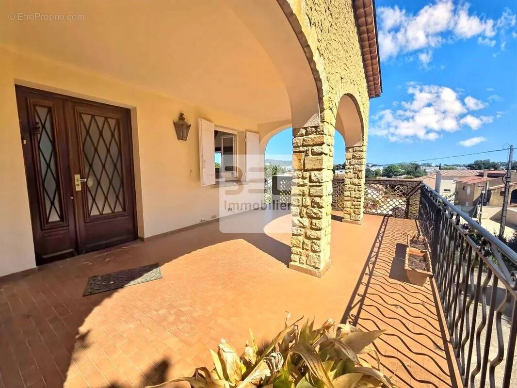 Maison à BAGNOLS-SUR-CEZE