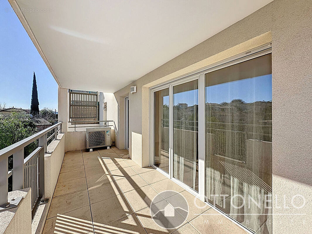 Appartement à PUGET-SUR-ARGENS