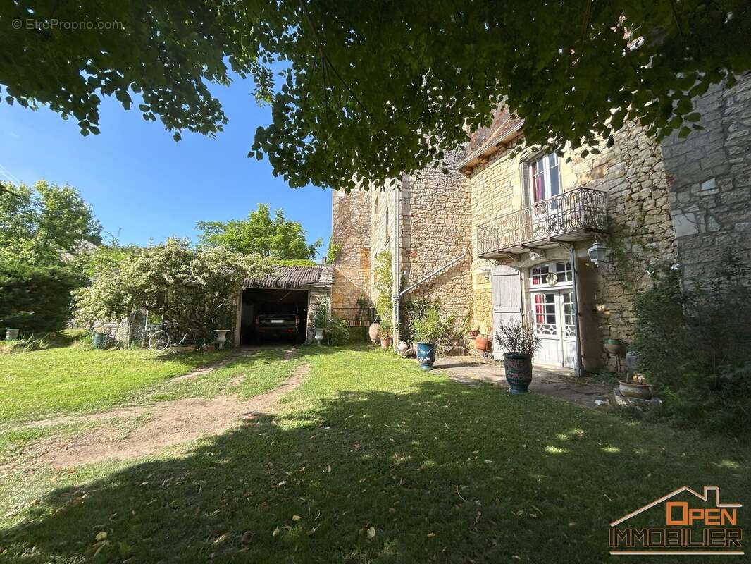 Maison à GOURDON